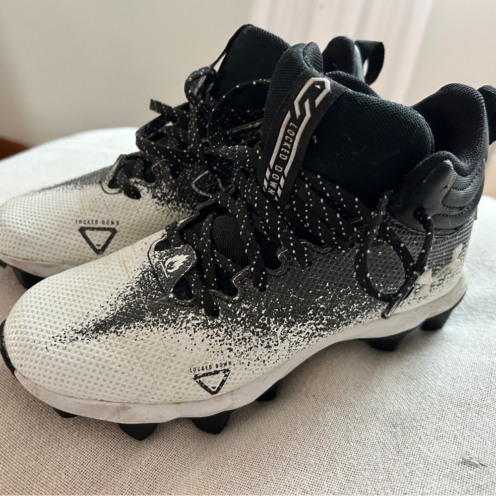 Under Armour Youth Football Cleats
